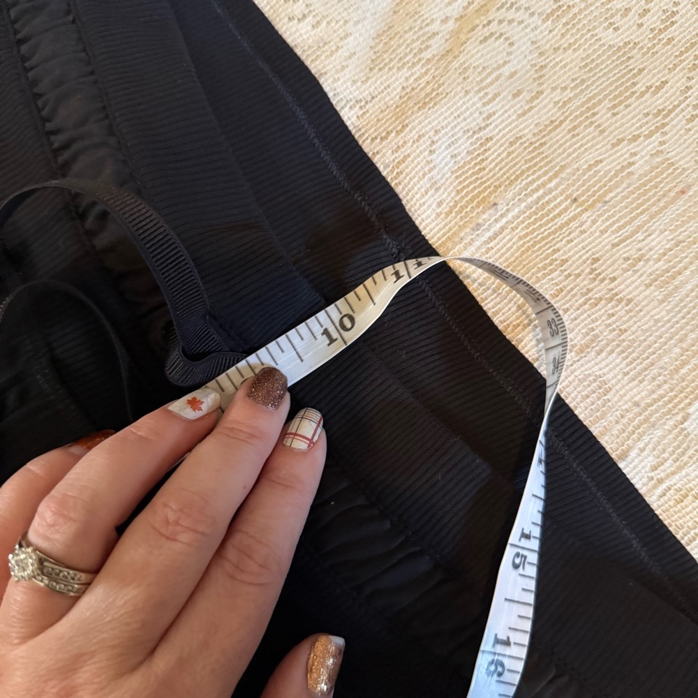 Lululemon dance studio mid rise crop pants - Picture 7 of 11